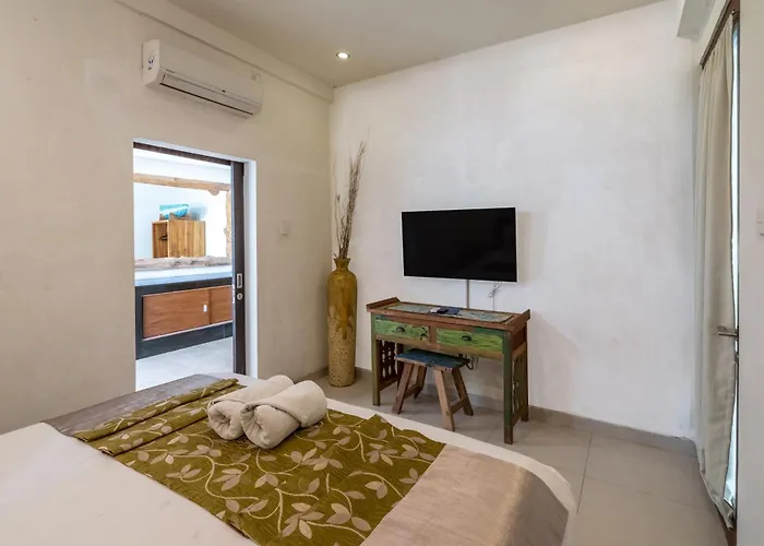 Villa Enclose Living 5br Center Of Near