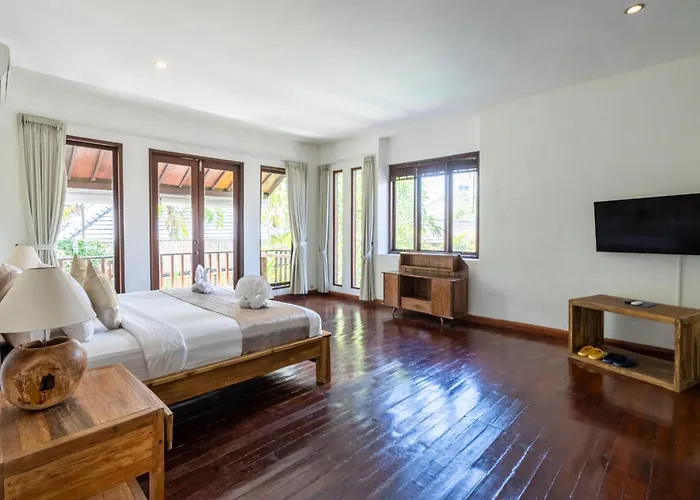 Enclose Living 5br Center Of Near Seminyak