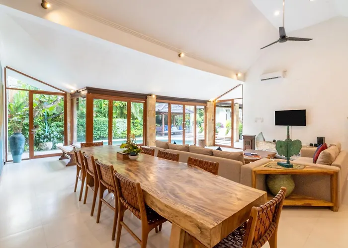 Villa Enclose Living 5br Center Of Near *