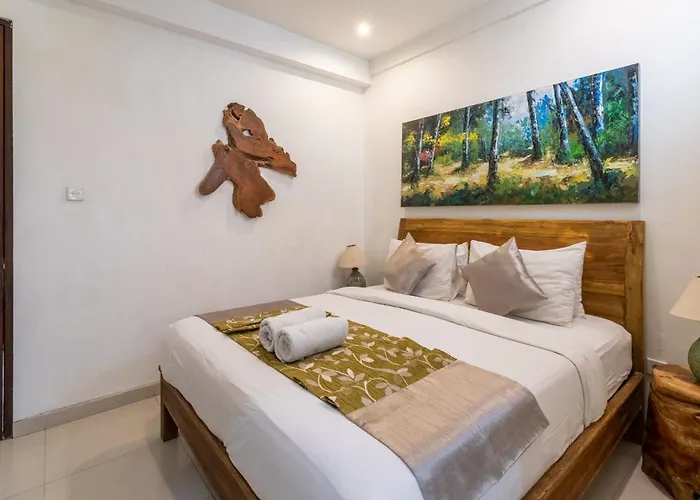 Villa Enclose Living 5br Center Of Near Seminyak