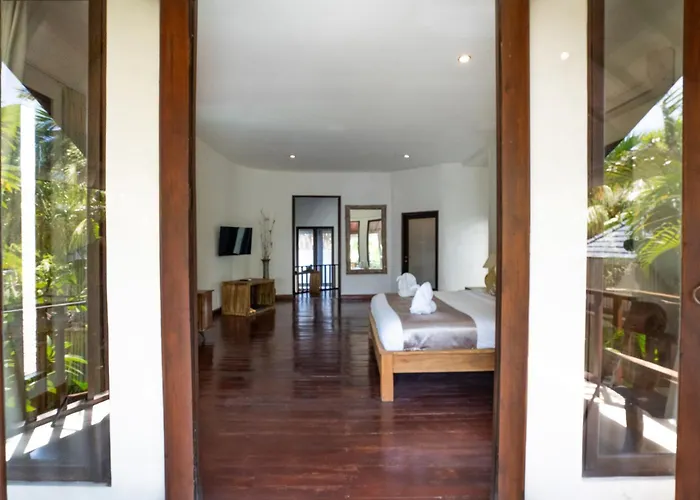 Villa Enclose Living 5br Center Of Near