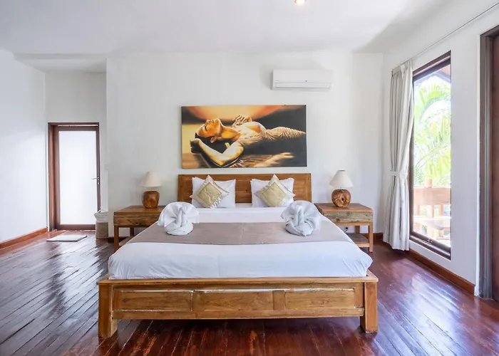 Enclose Living 5br Center Of Near Villa *