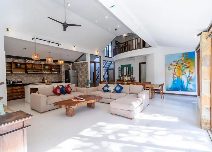 Enclose Living 5br Center Of Near Villa Seminyak