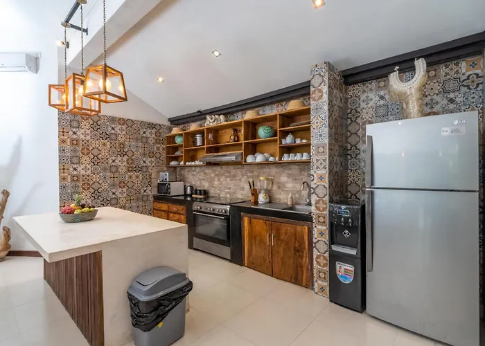 Enclose Living 5br Center Of Near * Seminyak