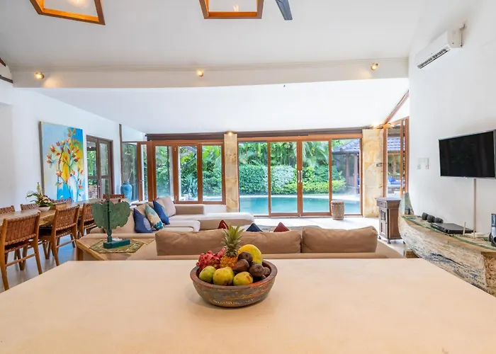 Villa Enclose Living 5br Center Of Near *