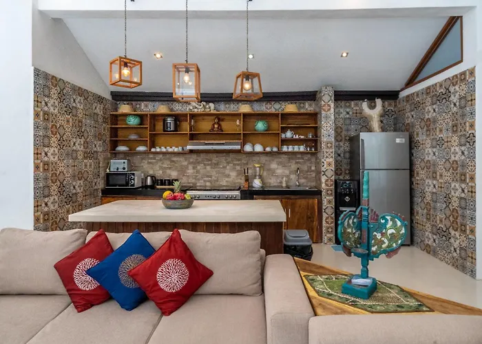 Enclose Living 5br Center Of Near