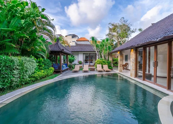 Enclose Living 5br Center Of Near Villa